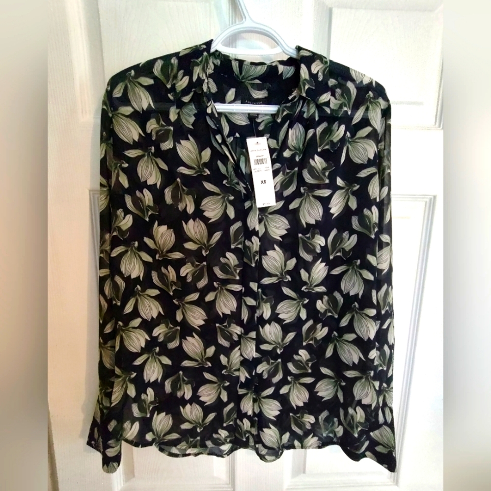 Ann Taylor Black and Cream Buttoned Blouse with Mandarin Collar